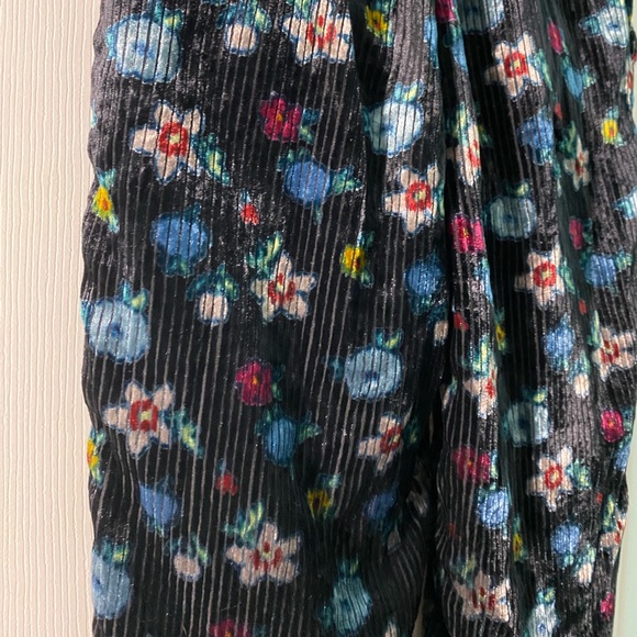 ETT:TWA floral velvet pants sz- XXS Anthropologie - Picture 4 of 6